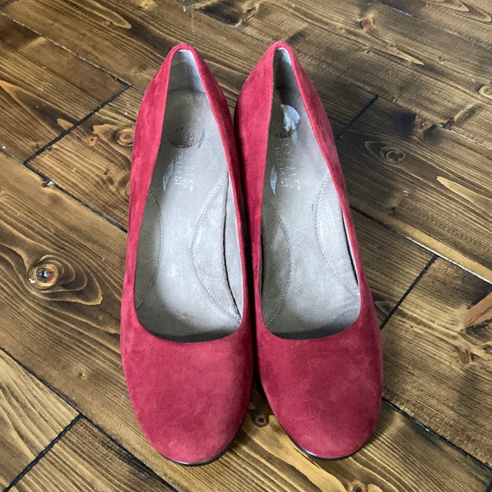 Red AeroSoles faux suede heels